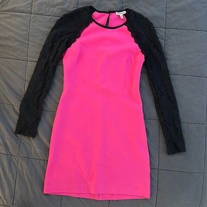 JUICY COUTURE XS PINK DRESS BLACK LACE SLEEVES